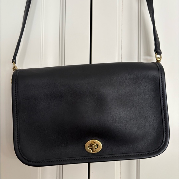 Coach Handbags - Vintage Coach Black Leather Bag